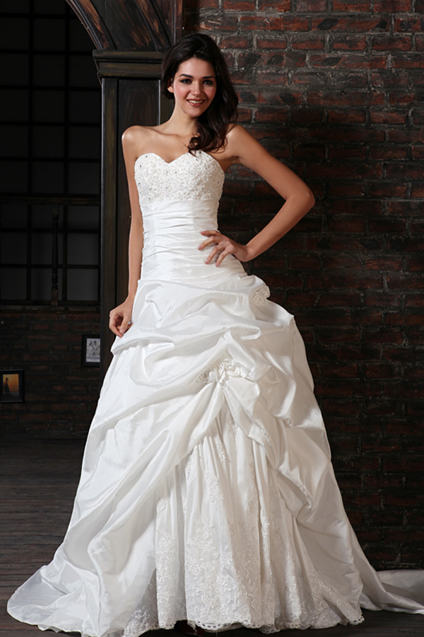 Sophisticated Sweetheart Lace Satin Wedding Ball Gown - Click Image to Close